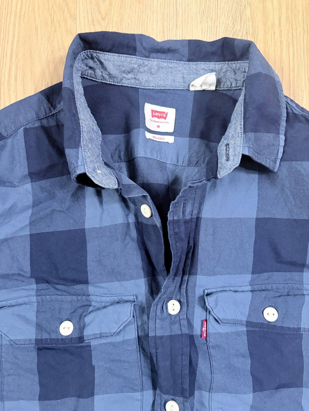 Levi’s Relaxed Fit Blue Buffalo Plaid Button-Up Shirt Men’s Medium - Picture 2 of 6